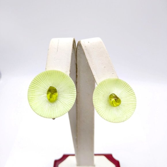 Vintage Pale Green Chip Earrings, Pastel Celluloid Dome on Screw Backs - Picture 2 of 7